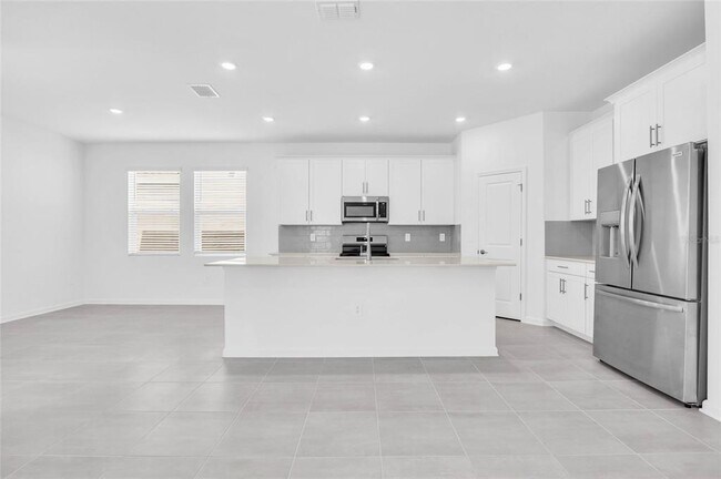 Building Photo - 5577 Fiona Ln