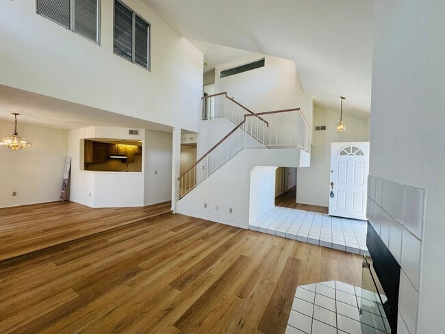 Building Photo - Palm Colony End Unit | Resort Living Included!