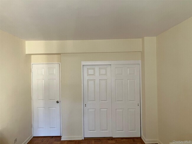 Building Photo - 240 E 46th St