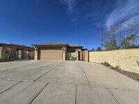 Building Photo - Spacious East Side Oasis – 4 Bed, 2 Bath Home with Premium Upgrades!