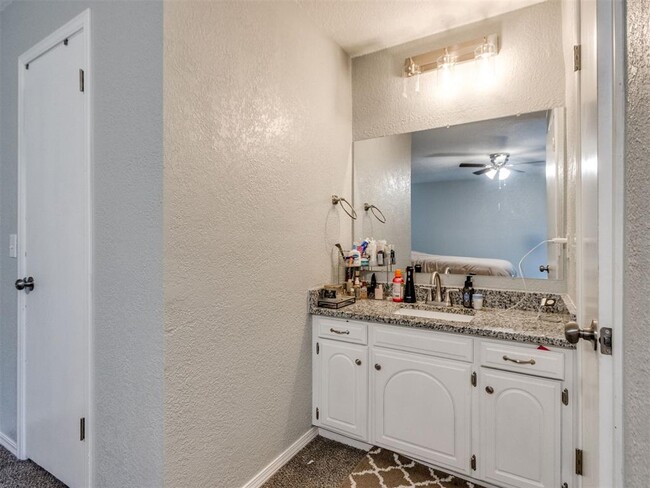 Building Photo - 4124 Overland Dr