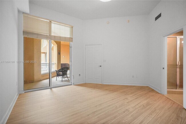 Building Photo - 3001 NE 185th St