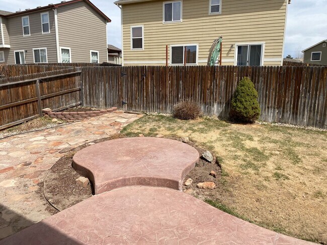 Building Photo - 14215 White Peak Dr