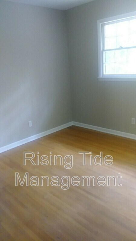 Building Photo - 1042 Mesa Dr