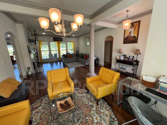Building Photo - 18063 River Landing Dr