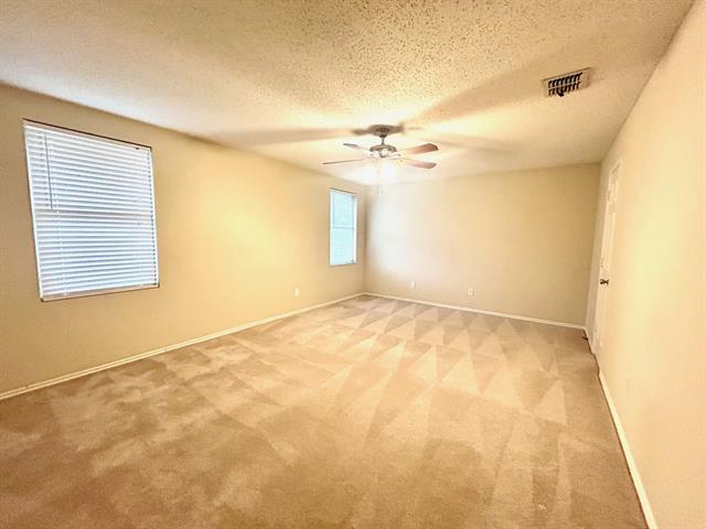 Building Photo - 3516 Clydesdale Dr