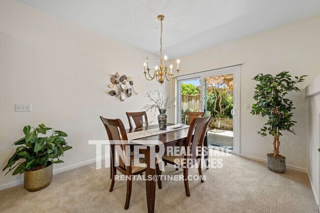 Building Photo - Gorgeous Home in Beautiful Folsom Community