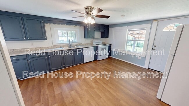 Building Photo - 103 Watkins St