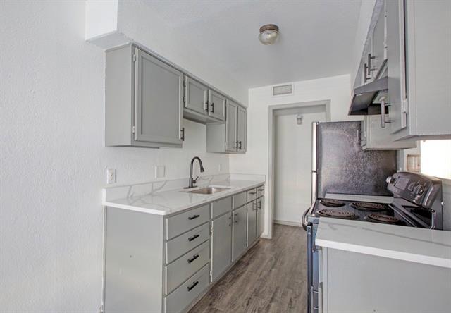 Building Photo - 916 Isbell Rd