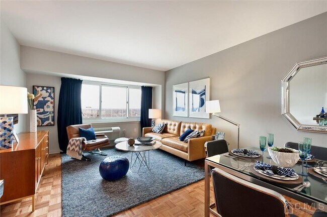 Building Photo - 110 Somerset St