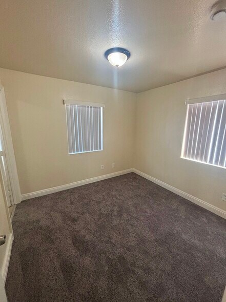 Building Photo - 846 E 109th St