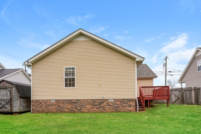 Building Photo - 451 Cranklen Cir