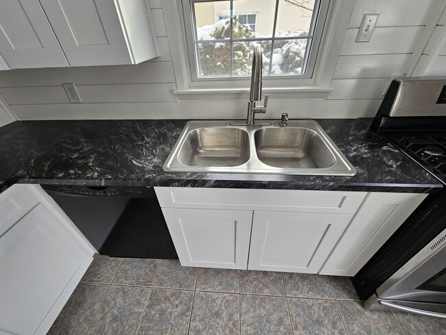 Building Photo - 71 Medfield Dr