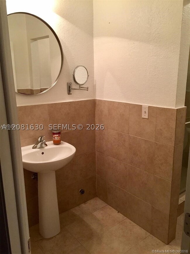 Building Photo - 8950 SW 69th Ct
