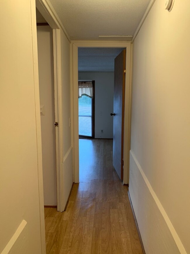 Building Photo - 3 BR, 2 BA Single Wide on Private Lot *Pri...