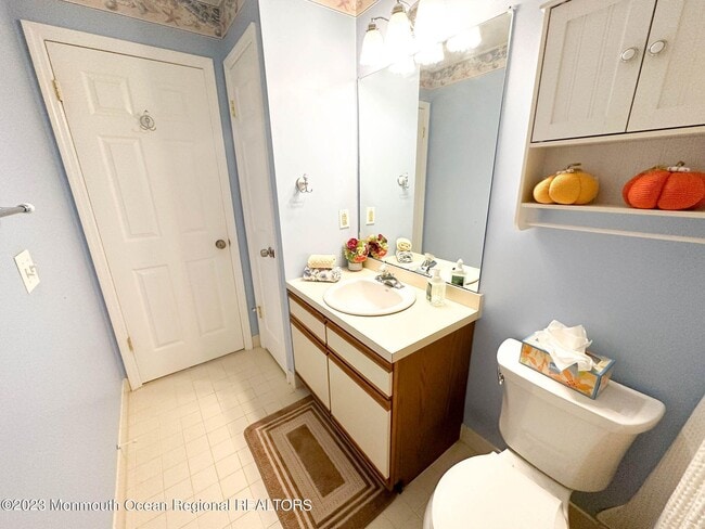 Building Photo - 2 Basset Ct