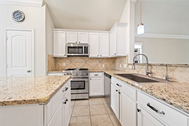 Building Photo - 8934 English Manor Dr