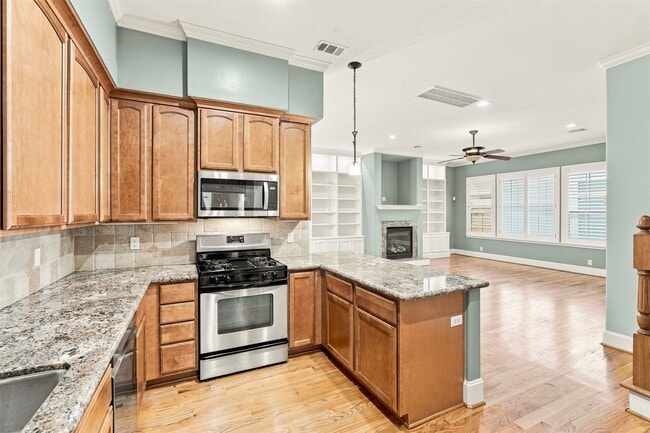 Building Photo - 1714 Ovid St
