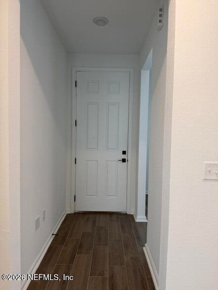 Building Photo - 915 Cedar Slough Dr