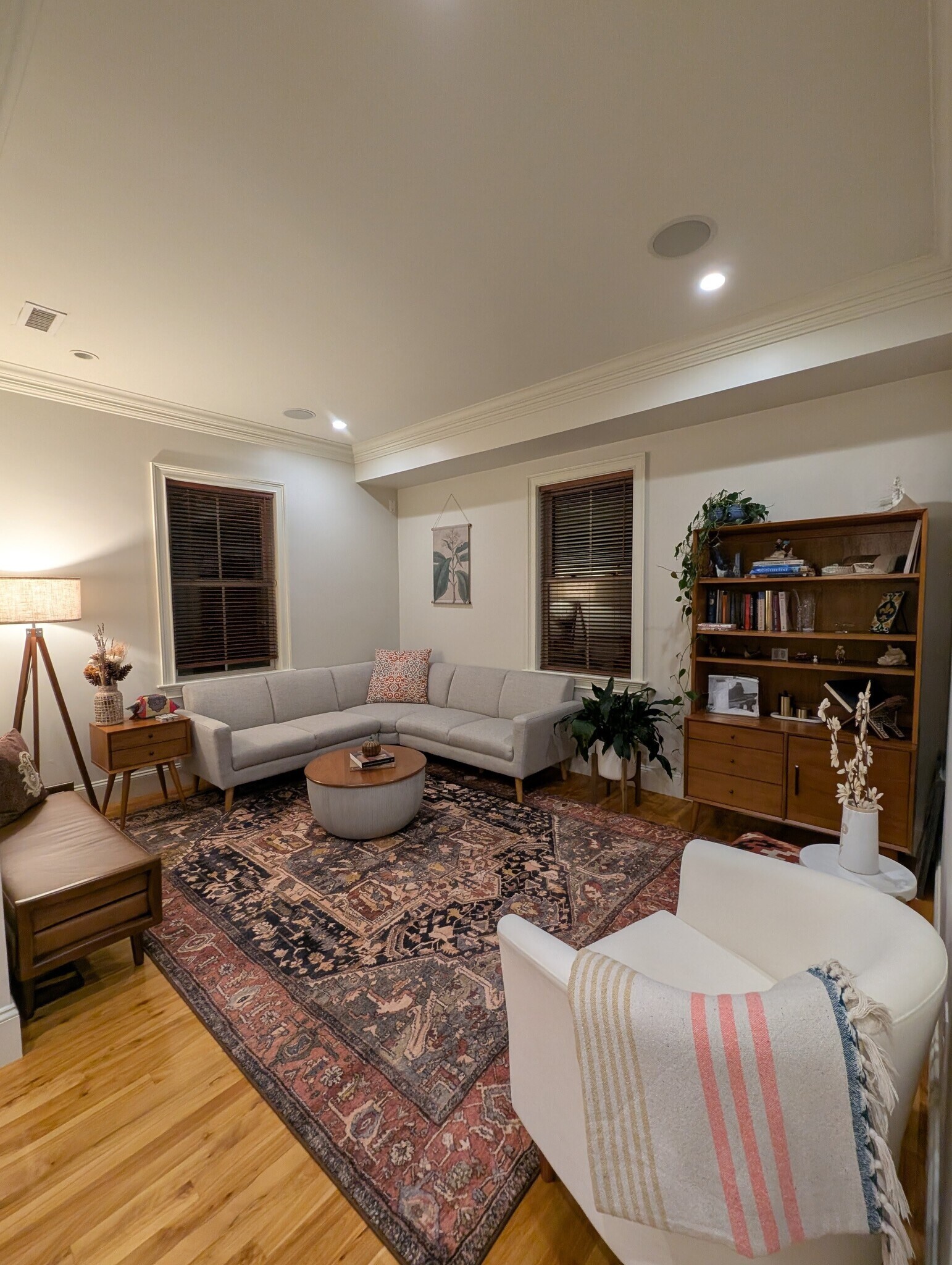 Building Photo - 35 White Pl