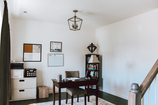 Dining Room/Flex Space - 117 Gibson Way