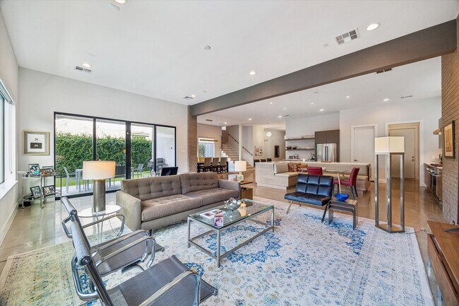 Building Photo - 4532 Sunburst St