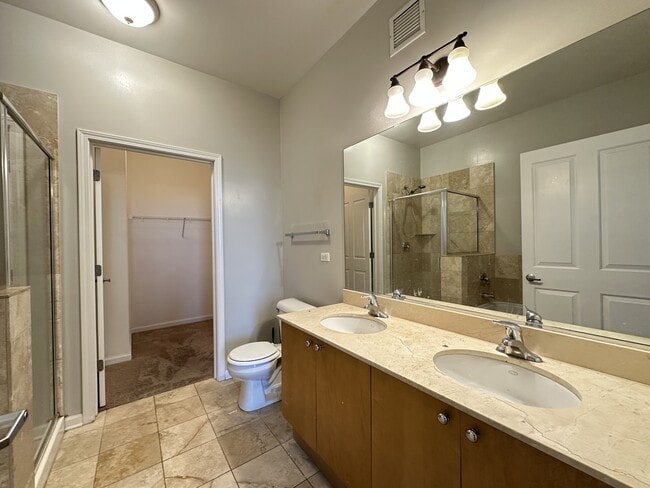 Building Photo - 1464 S Michigan Ave