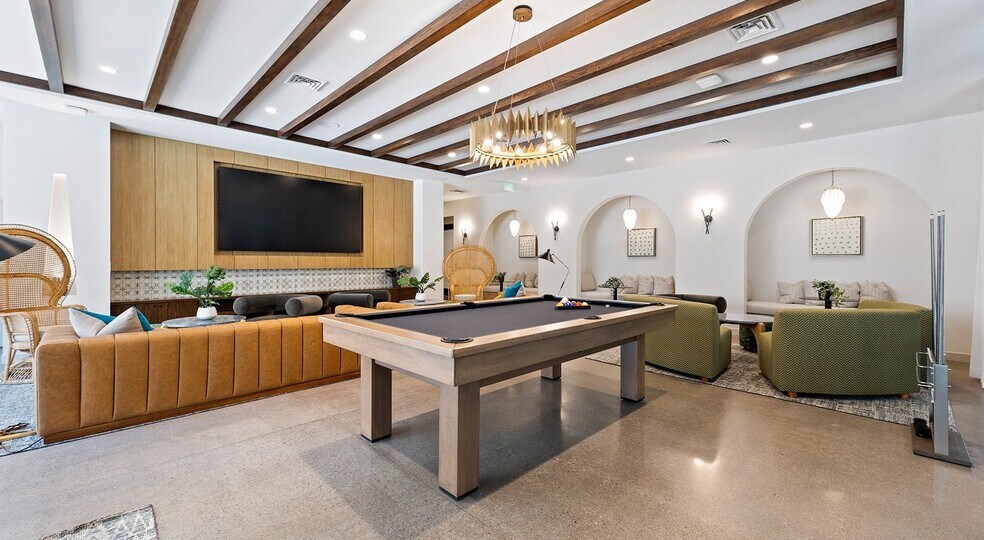 Primary Photo - Formation