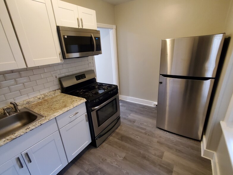 Kitchen - 404 W Main St