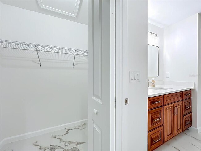 Building Photo - 11148 Pinewood Cove Ln