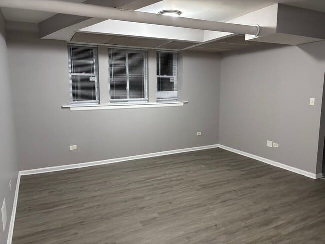 Building Photo - 6220 S Eberhart Ave