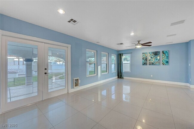 Building Photo - 5470 Logville St