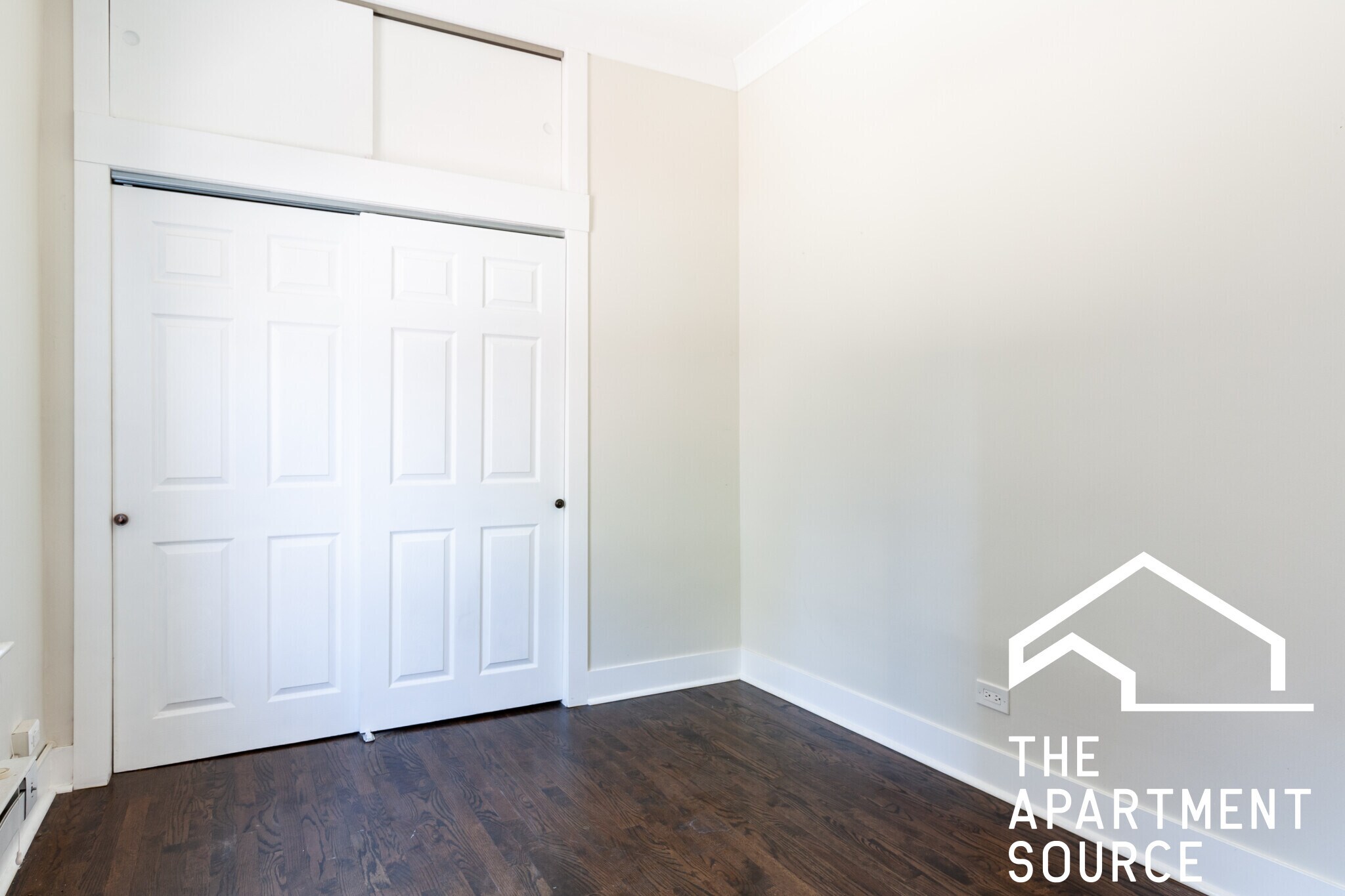 Building Photo - 917 W Waveland Ave