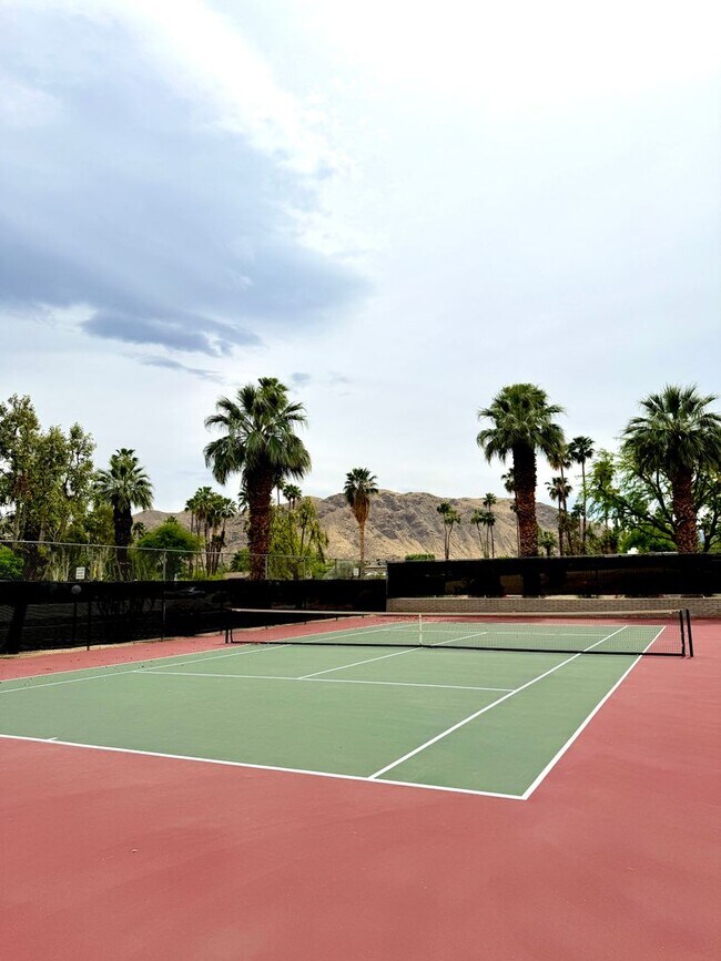 Building Photo - Furnished One Bedroom - Long Term - Smoke Tree Raquet Club