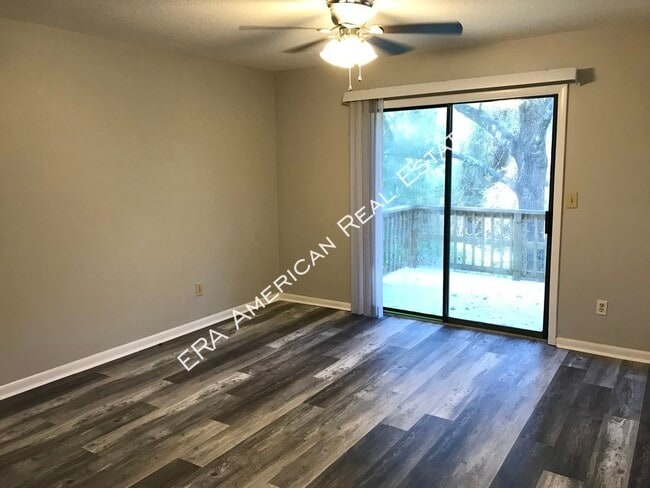 Building Photo - 571 Woodlow Rd