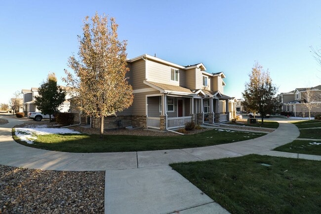 Building Photo - 3 Bedroom, 2.5 Bathroom Townhome. June 2026 Move-In! 2-year lease option!
