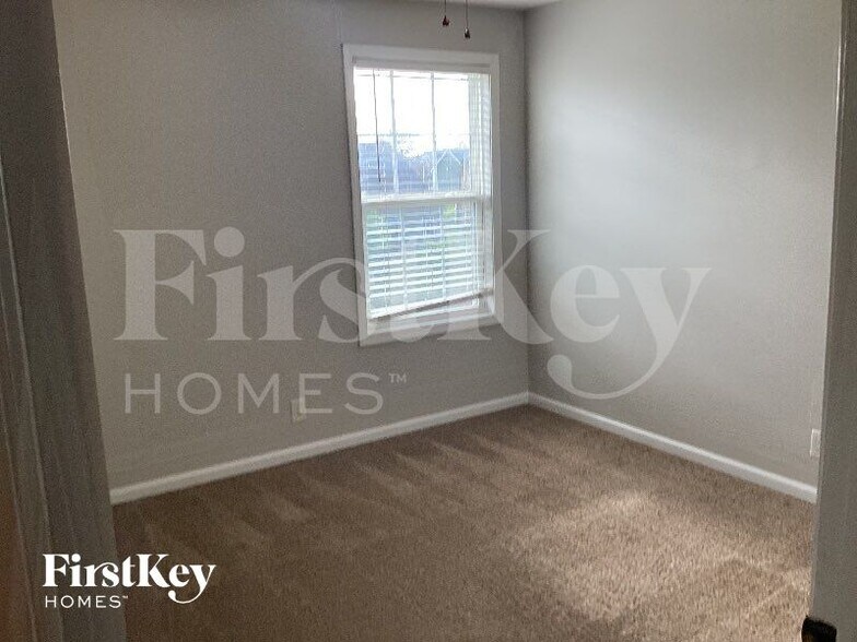 Building Photo - 978 Dwight Eisenhower Way