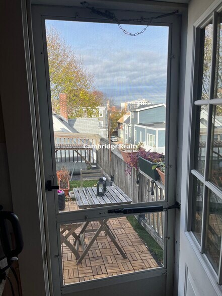 Building Photo - 17 Endicott Ave