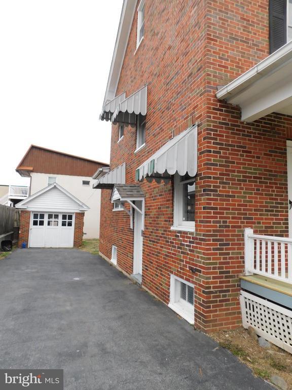 Building Photo - 614 National Ave