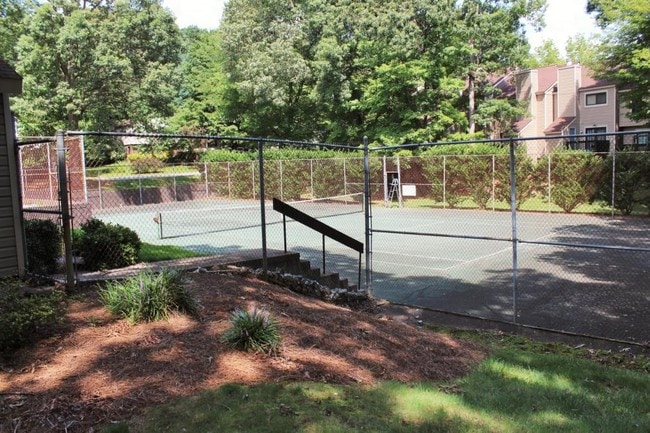 Building Photo - 309 Village Ln