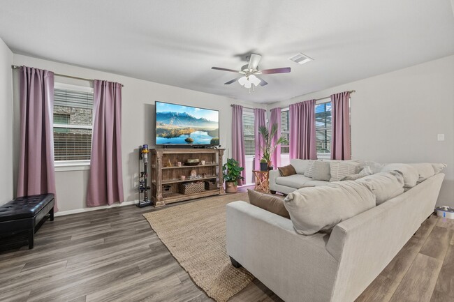 Building Photo - 16323 Apache Wds Wy