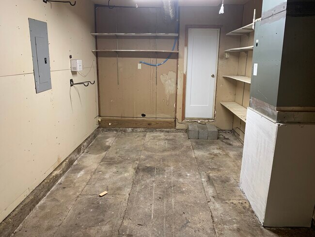 Building Photo - 3025 Bigham Blvd
