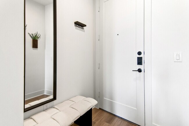 Building Photo - 714 Richmond Ave.