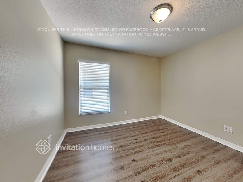 Building Photo - 10618 Lakeside Vista Dr