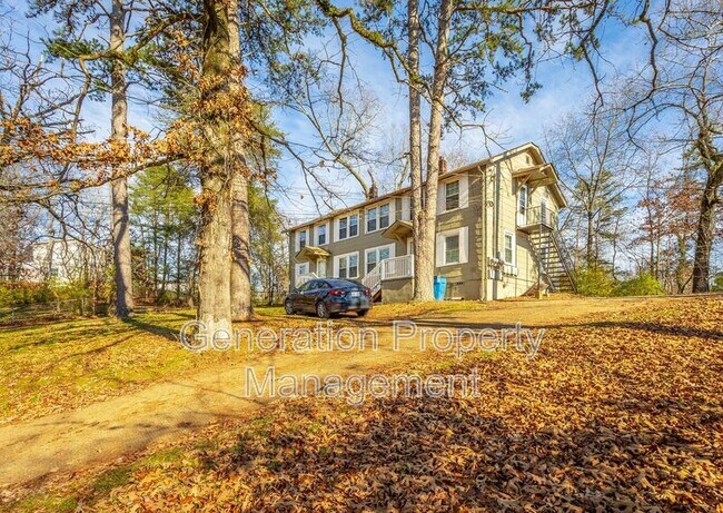 Building Photo - 311 Hedgewood Dr