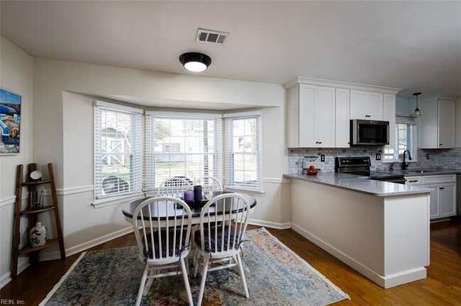 Building Photo - 2309 Rockingchair Ln