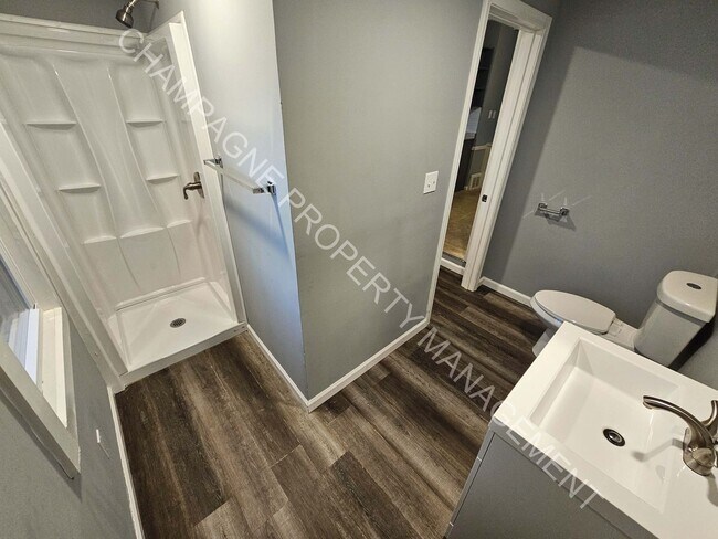 Building Photo - Newly Renovated House off Paseo