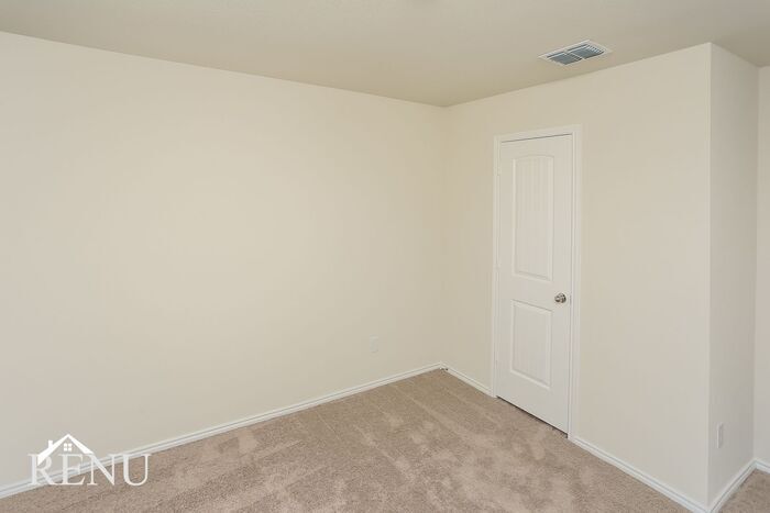 Building Photo - 4101 Wintergreen Dr