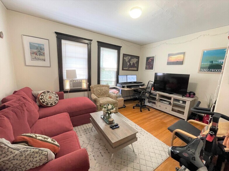 Building Photo - 36 Linden Ave