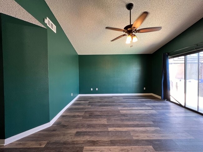 Building Photo - 3 Bedroom 2 Bathroom House with Swimming P...